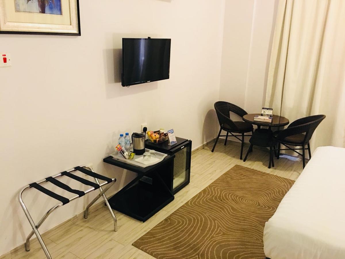 Concord Residence 拉斯阿尔卡麦 外观 照片